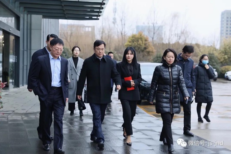 鹽城市副市長湯如軍、鹽都區區委書記、區長王娟一行蒞臨我司視察指導工作